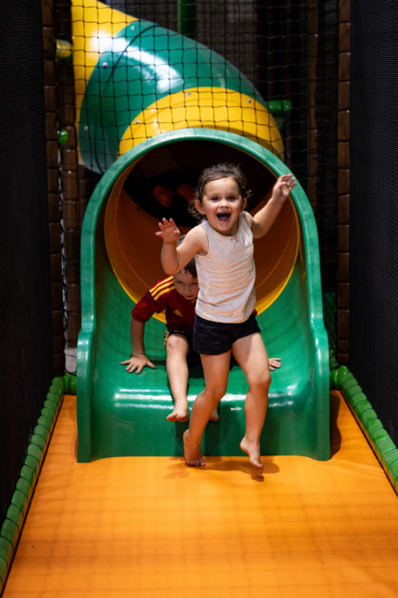 Werbefotografie-Althofen-Kraftwerk-SPielplatz-Kinder Werbefotografie-Althofen-Kraftwerk-SPielplatz-Kinder