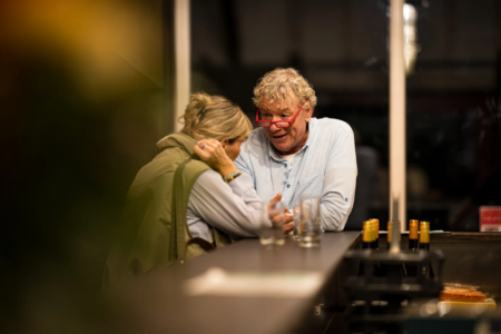 Event-Fotos-Zwei-Menschen-die-reden-in-Klagenfurt Event-Fotos-Zwei-Menschen-die-reden-in-Klagenfurt